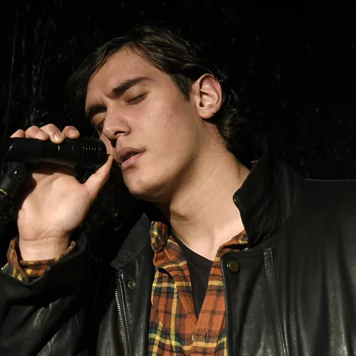 "Ο Άγνωστος Πρίγκιπας: Παύλος Σιδηρόπουλος": Μία παράσταση για την πιο εμβληματική μορφή της ελληνικής ροκ