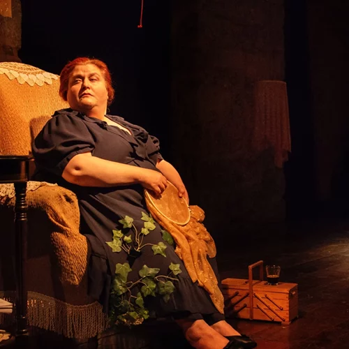 Στο Θέατρο Εν Αθήναις, ο Φεβρουάριος γίνεται μήνας αλληλεγγύης