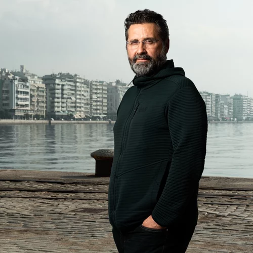 Ο σκηνοθέτης Θάνος Αναστόπουλος αποκαλύπτει τα "Φαντάσματα της Επανάστασης"