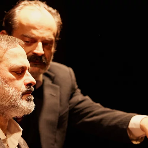 "Όταν έκλαψε ο Νίτσε": η sold out παράσταση μετακομίζει στο Θέατρο Πορεία