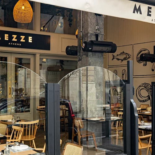 "Mezze Athens": Στεριανοί και θαλασσινοί μεζέδες στη Μητροπόλεως