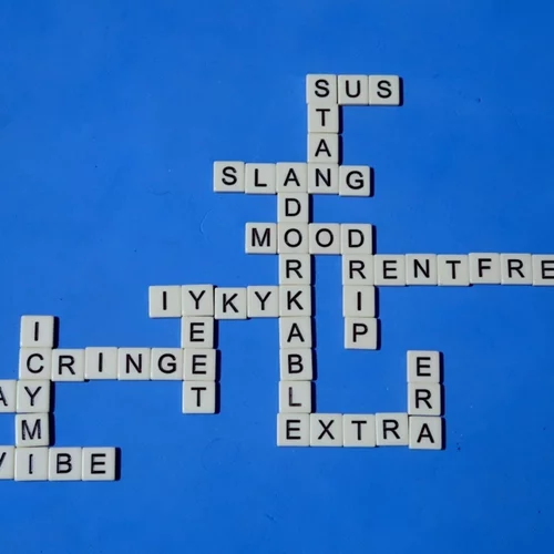 "End of an era": 10 απαγορευμένες λέξεις και εκφράσεις για το 2025