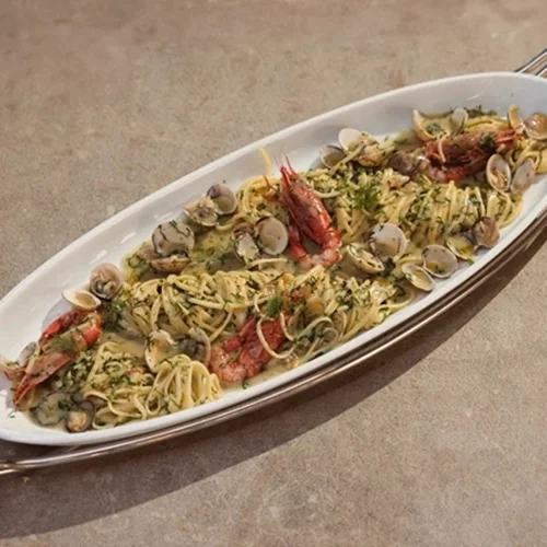 Τι γεύση μας αφήνει ένα από τα νοστιμότερα beach restaurants της Ελλάδας