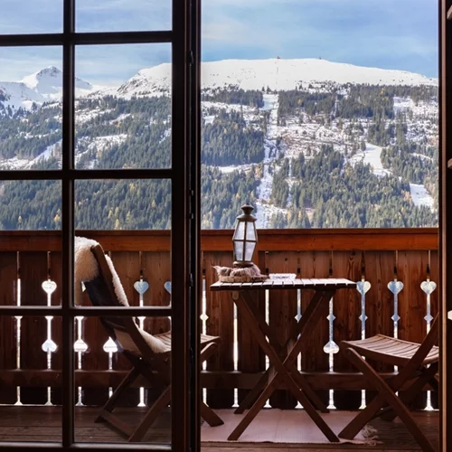 Απόδραση στις γιορτές: Τα καλύτερα ξενοδοχεία και ξενώνες για μαγικές χειμωνιάτικες διακοπές