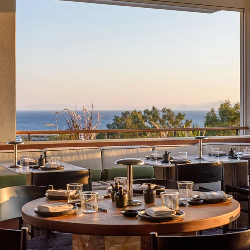 Μια νέα, pan-Asian ταράτσα στην Αθηναϊκή Ριβιέρα