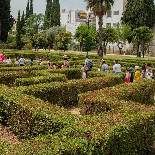 Και αν η αλλαγή ξεκινά από τις παιδικές χαρές;