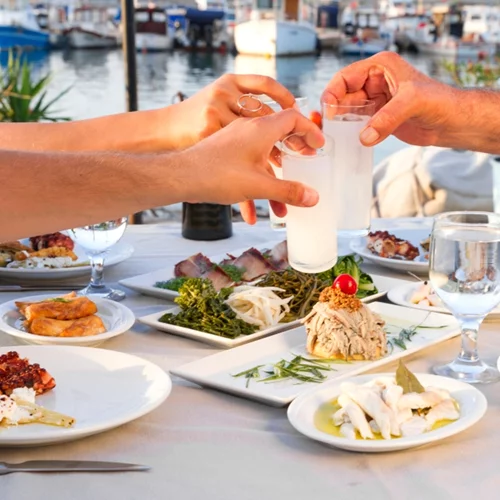 Τι τρώμε και τι πίνουμε την Σαρακοστή;