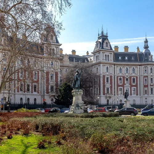 Βουδαπέστη: Το "βουλεβάρτο" της Andrassy αφηγείται τις δόξες της πόλης σε μια βόλτα