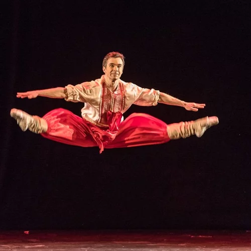 "Άλμα προς την ελευθερία": Η ιστορία του θρύλου Ρούντολφ Νουρέγιεφ στο Κέντρο Πολιτισμού "Ελληνικός Κόσμος"