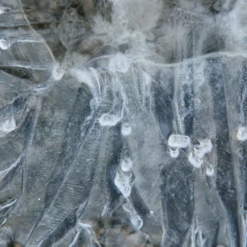 Η Κατερίνα Κατσιφαράκη σμιλεύει τον χρόνο στο Μουσείο Αγγελικής Χατζημιχάλη