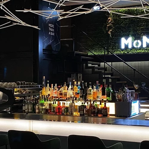 Το "MoMix" σβήνει 10 κεράκια