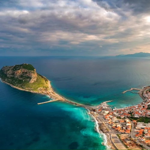 Γιατί το Πάσχα στη Μονεμβασιά σου μένει αξέχαστο