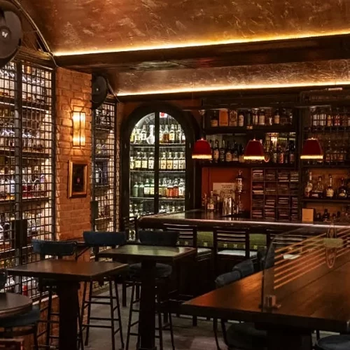 5 μπαρ στη γειτονιά του 'The Ilisian' που αξίζουν την προσοχή σου