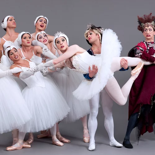 "Les Ballets Trockadero de Monte Carlo": To drag συναντά τον κλασικό χορό στο Παλλάς