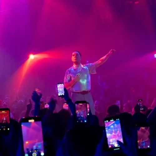 Νέα χρονιά στις πίστες: Τα μπουζούκια που συνεχίζουν στη νυχτερινή Αθήνα