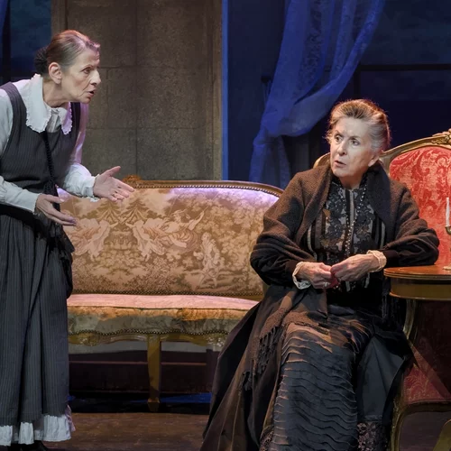 Το "Μυστικό της Κοντέσσας Βαλέραινας" με τη Νένα Μεντή συνεχίζεται μέχρι την Κυριακή των Βαΐων