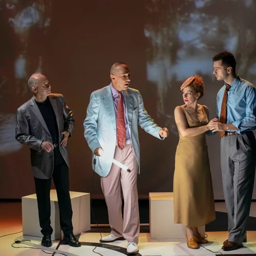 Παράταση παραστάσεων για τον "Δόκτωρ Γκλας" στο Θέατρο Φούρνος