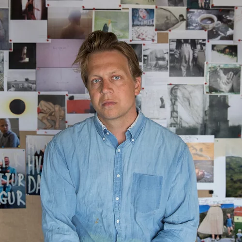 Ο σκηνοθέτης Χλίνουρ Πάλμασον στην επική "Χώρα του Θεού"