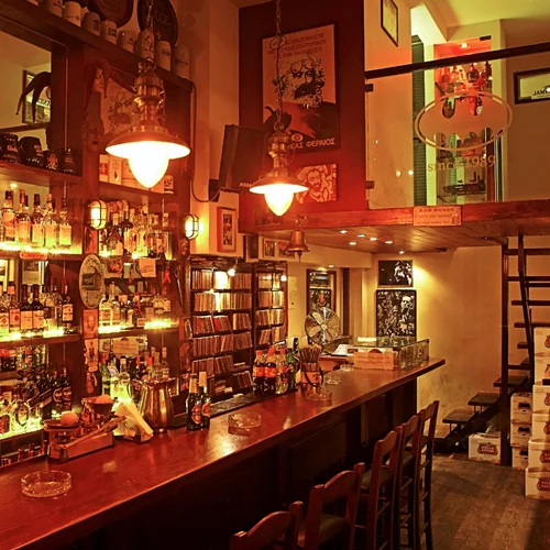 35 κεράκια για το "Μπάτμαν", το πιο θρυλικό άφτερ της Αθήνας