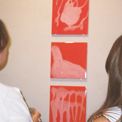 "Medicine Woman": Η Ναταλία Αστραία εξερευνά την πολύπλευρη θηλυκή φύση