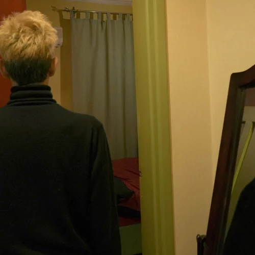 "In Βetween": Μία φωτογραφική διερεύνηση του θεσμού της οικογένειας