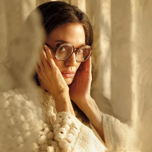 Η Αντζελίνα Τζολί είναι η Κάλλας στο τρέιλερ του "Maria"