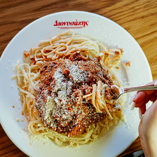 Ο Διονυσάκης φέρνει την κουζίνα της Ζακύνθου στην Αθήνα