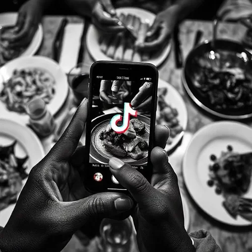 Πώς μπορείς να βαθμολογήσεις εστιατόρια (με αστεράκια) στο TikTok