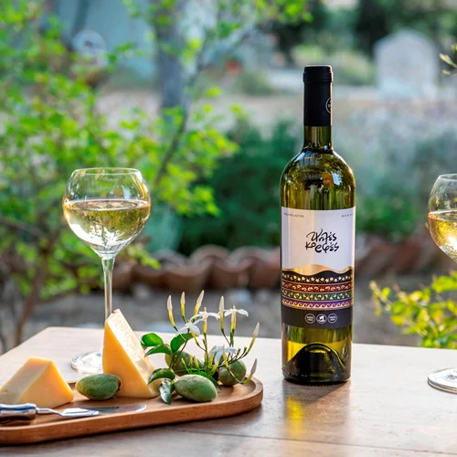 Μπορεί όλο το καλοκαίρι του Αιγαίου να χωρέσει σε ένα κρασί;