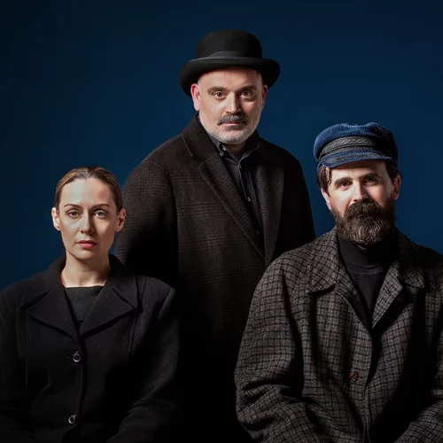 Η χαμένη μας επικοινωνία μέσα από τις "Καρέκλες" του Ιονέσκο στο θέατρο Αλκμήνη