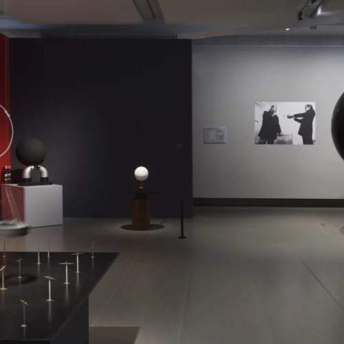 Η μεγάλη αναδρομική για τον Takis ξεκίνησε σε Αθήνα και Άνδρο