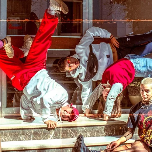 "Offspring": Χορός για τη βία της ενηλικίωσης από τους Prolet OCD και τη Μαργαρίτα Τρίκκα