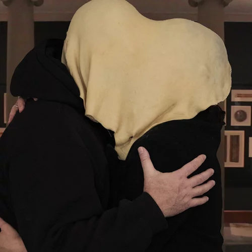 Την "Αρχαιολογία μια σχέσης" εξερευνά ο Πάρις Ερωτοκρίτου στον Κινητήρα