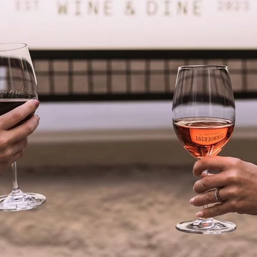 Η νέα σοδειά των αθηναϊκών wine bars