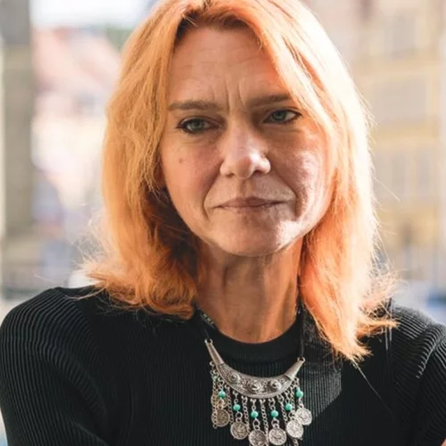 Η ακτιβίστρια συγγραφέας Ασλί Ερντογάν για μια βραδιά στην Αθήνα