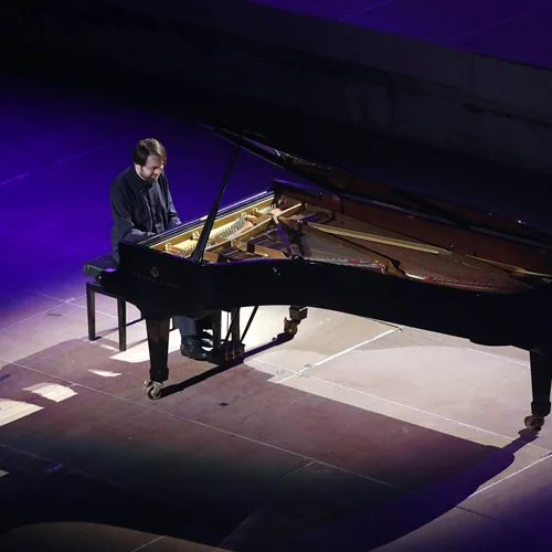 Ποιητικός Τρίφονοφ – Μουσικότατος Πιεμοντέζι συναρπάζουν (σ)το Ηρώδειο