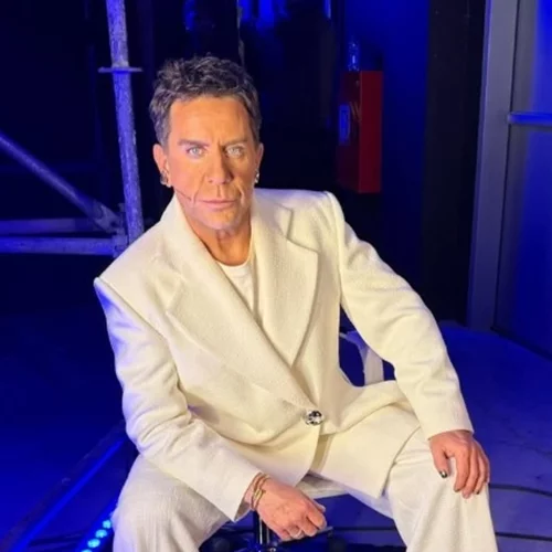 Ο Γιώργος Μαζωνάκης 'δηλώνει παρών' στην Ακτή Πειραιώς