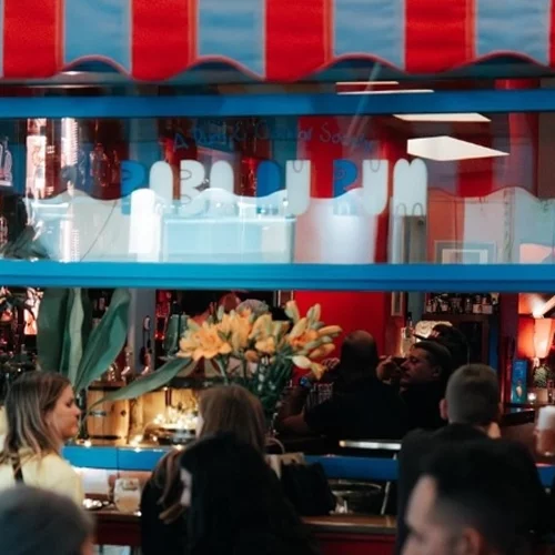 Το 'Baba Au Rum' υποδέχεται το 'Tabula Rasa'