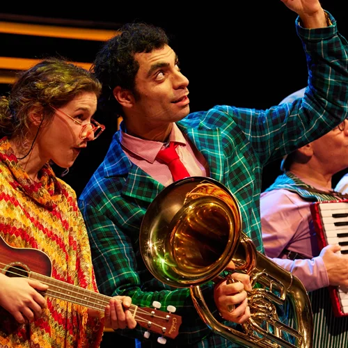 "Απαγορεύεται η μουσική!": Συνεχίζεται η παράσταση που καθιέρωσε την ομάδα Κοπέρνικος