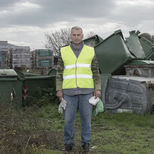 Ένα φωτογραφικό οδοιπορικό μαρτυρά την αποξένωση της εργατικής τάξης
