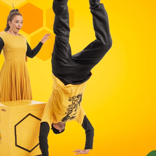 Η ξεχασιάρα μέλισσα με το όνομα Μελίσσα πετά στο Θέατρο Βρετάνια