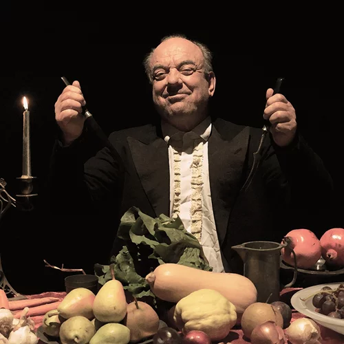 "Μια σεμνή πρόταση": Το κοινωνικο-πολιτικό έργο του Τζόναθαν Σουίφτ ανεβαίνει στο Από Κοινού Θέατρο