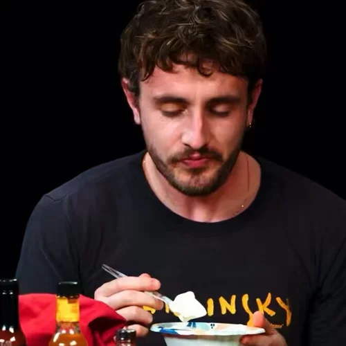 Τι τρώνε τα performative males στα εστιατόρια