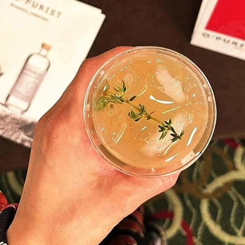 Στα καλύτερα μπαρ της Αθήνας με το πιο cool ελληνικό ποτό