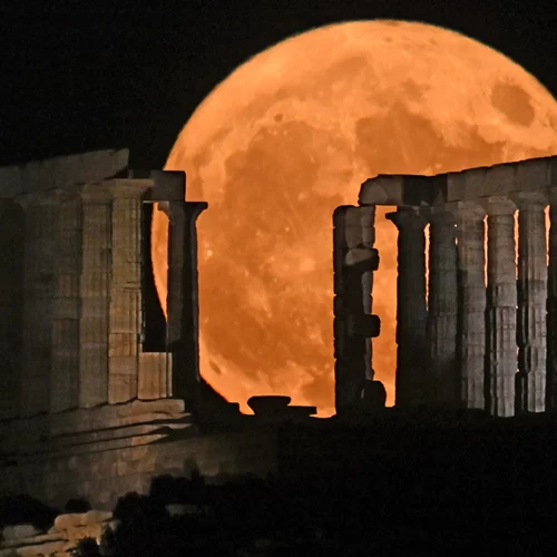 Πού θα απολαύσεις την μεγαλύτερη Πανσέληνο του χρόνου στην Αθήνα