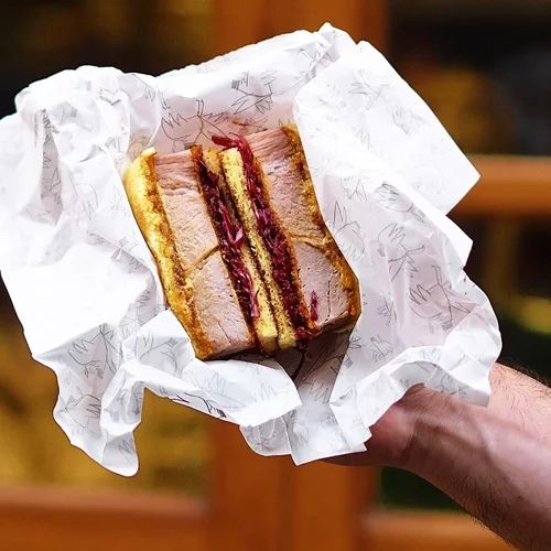 Πού τρώει και πίνει η Αθήνα, λίγο πριν τις γιορτές