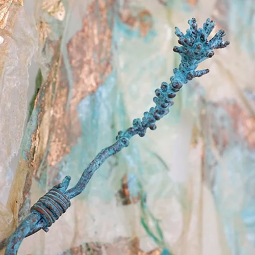 Ο μύθος του Χρυσόμαλλου Δέρατος ζωντανεύει στη νέα έκθεση της Στεφανίας Στρούζα