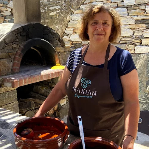 Η κυρία Ιουλία από τη Νάξο κάποτε μαγείρεψε για τον Anthony Bourdain