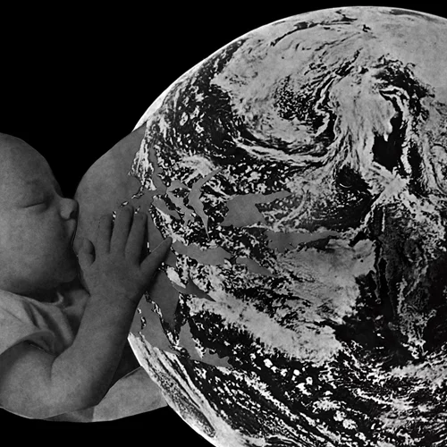 "Futuranna": Η κριτική ματιά της Anna Esposito απέναντι στον καταναλωτισμό