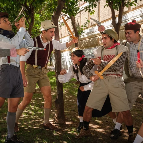 "Τα ξύλινα σπαθιά": Το λογοτεχνικό αντιπολεμικό έργο για πρώτη φορά στο θέατρο Βρετανία